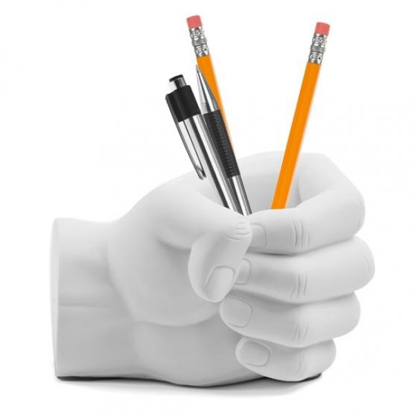 Stojánek na tužky ruka