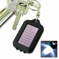 LED klíčenka - solární design